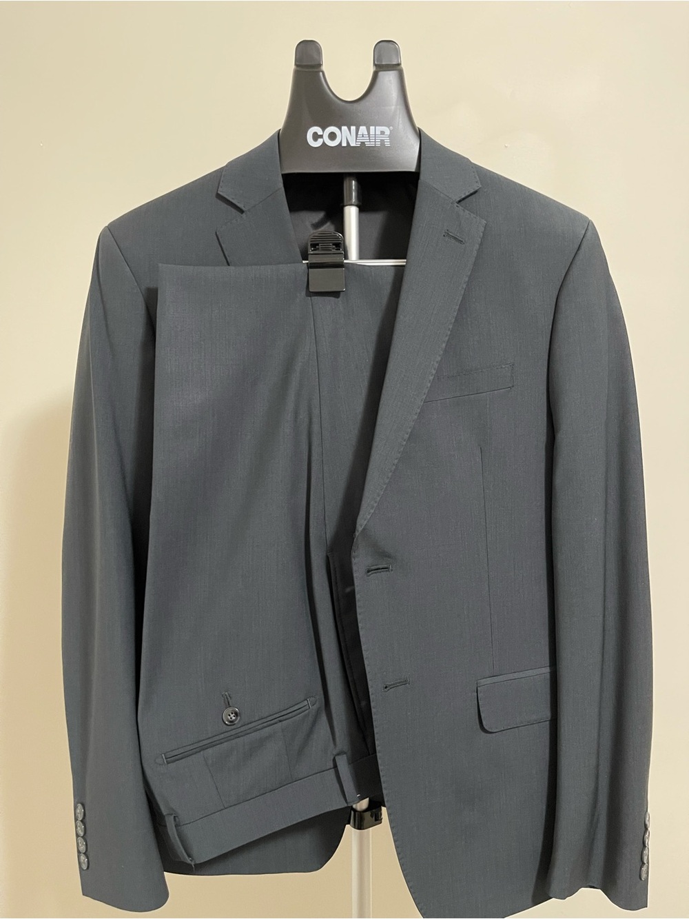 Men's Dark Gray Two-Piece Suit Jacket & Trousers
